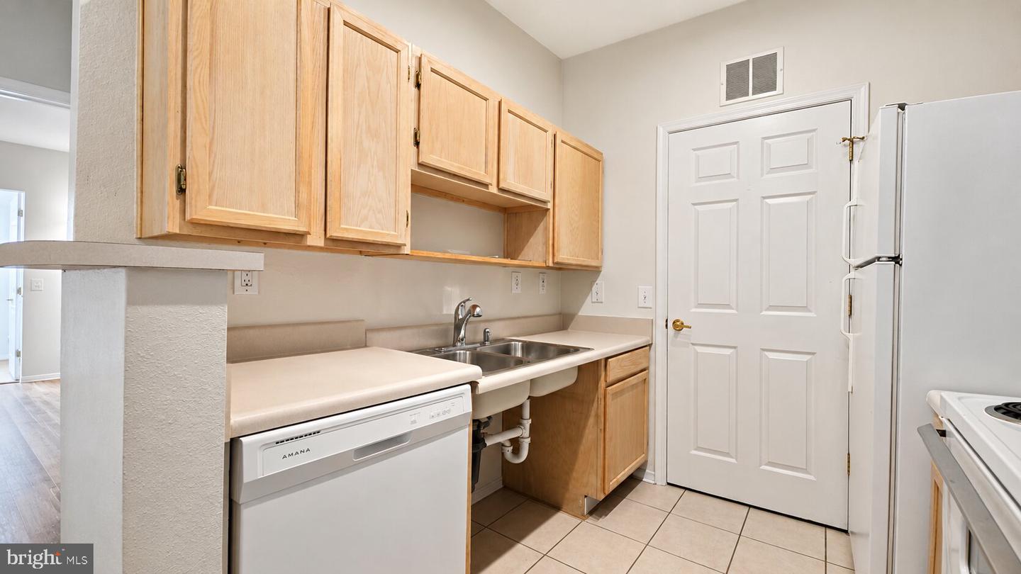 1521 Spring Gate Dr #10311 Property Photo 10