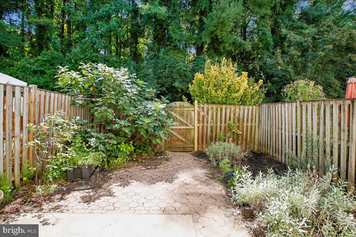 6039 Heatherwood Dr Property Photo 2