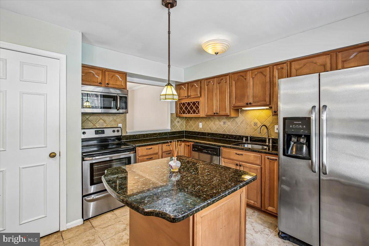 6039 Heatherwood Dr Property Photo 5