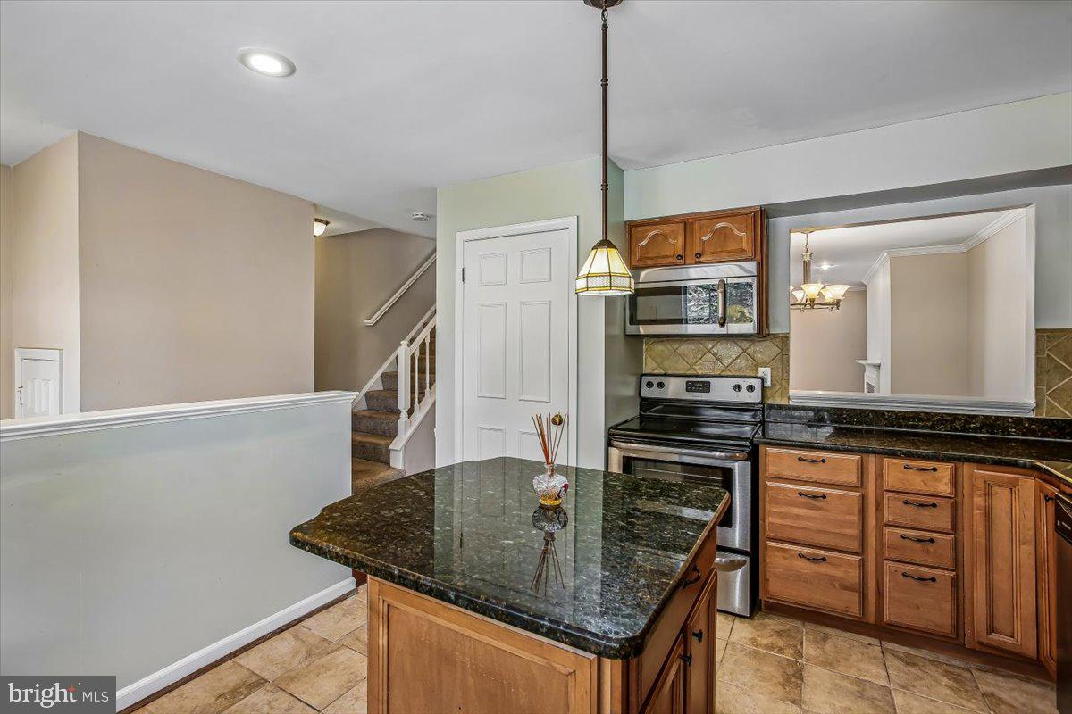 6039 Heatherwood Dr Property Photo 6