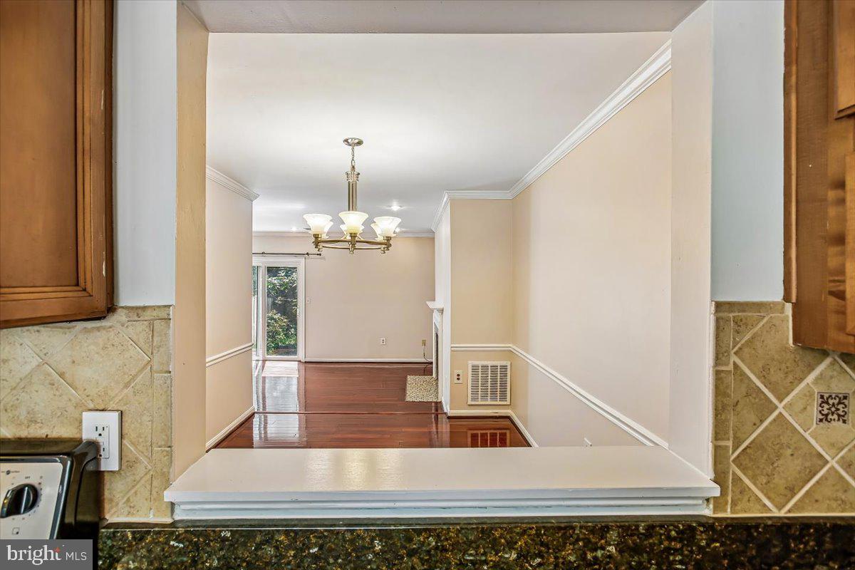 6039 Heatherwood Dr Property Photo 8