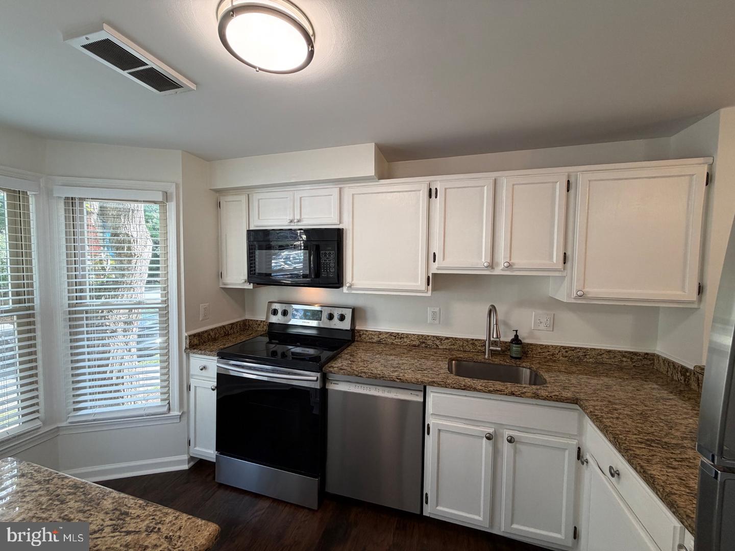 2121 Whisper Way Property Photo 6
