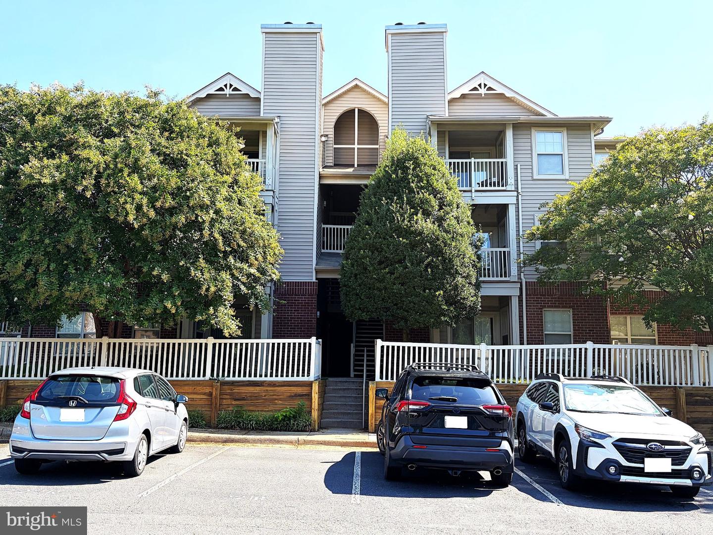 11653 GAS LIGHT CT #H Property Photo 1