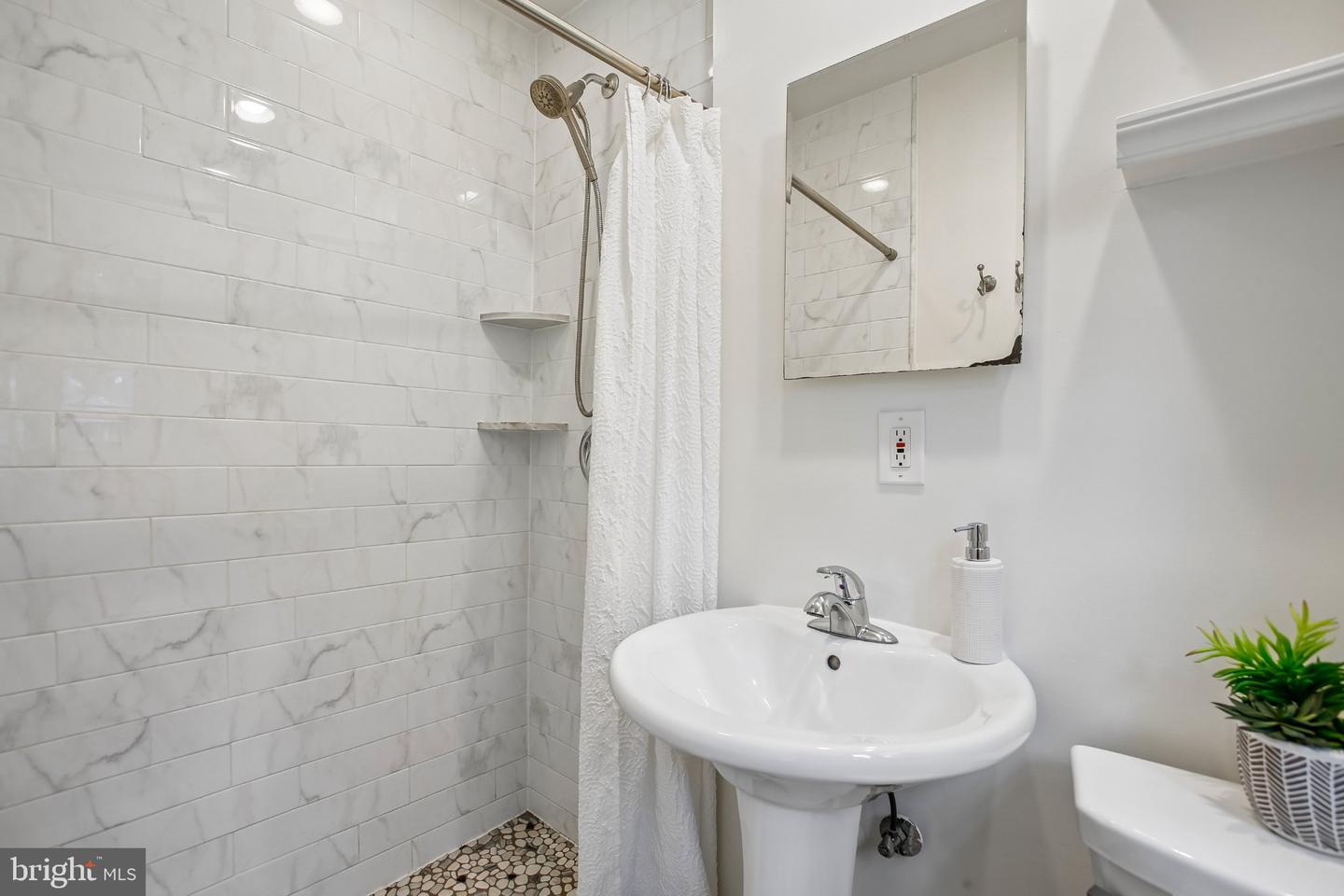 3054 Hazelton St Property Photo 20