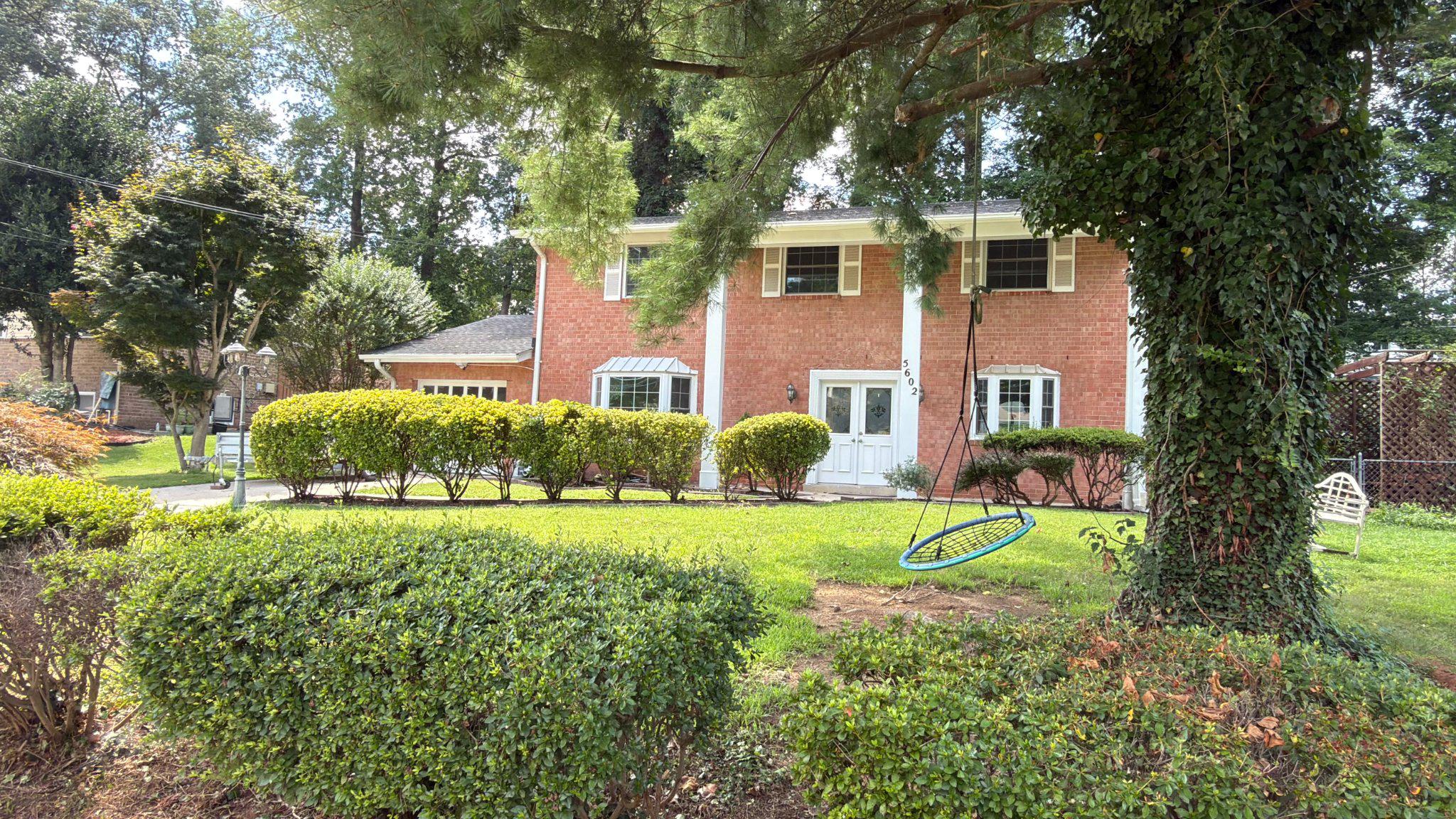 5602 Kings Park Dr Property Photo 1