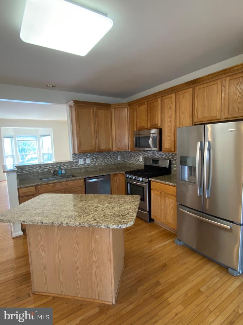 2560 Belcroft Pl Property Photo 3