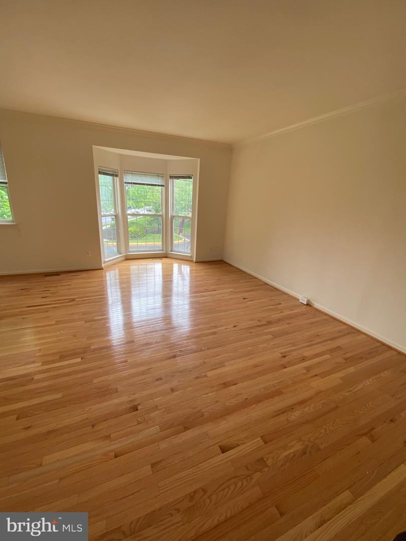 2560 Belcroft Pl Property Photo 6