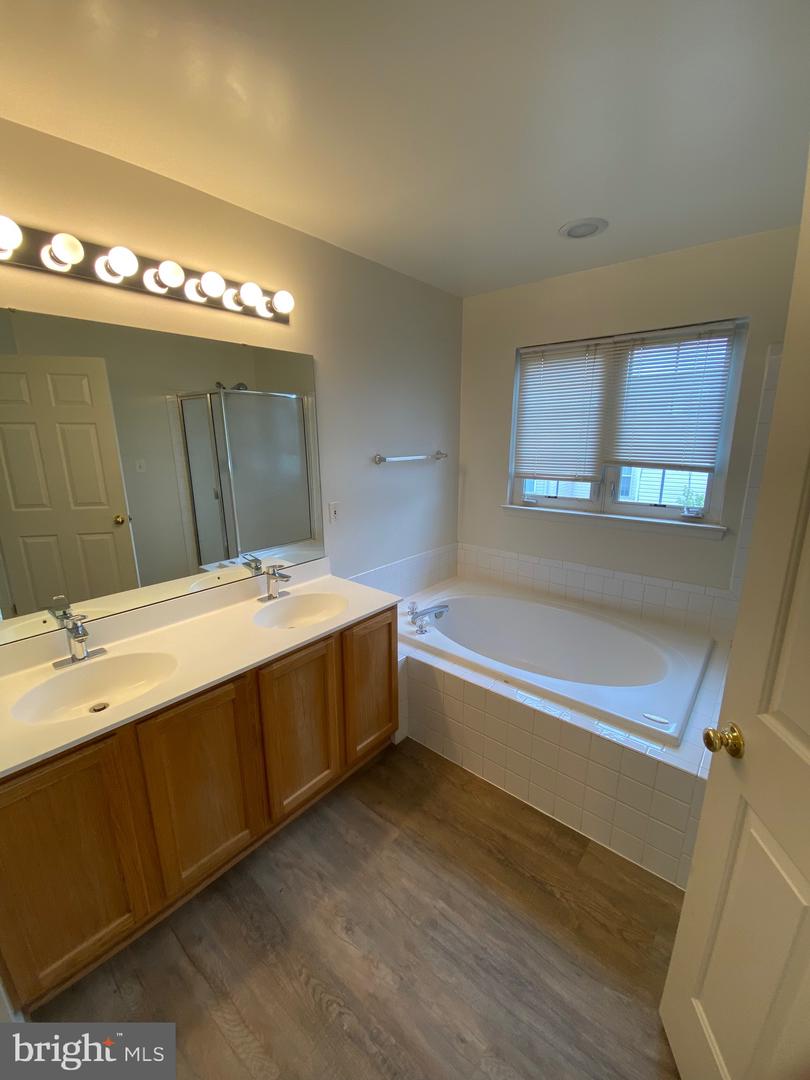 2560 Belcroft Pl Property Photo 18