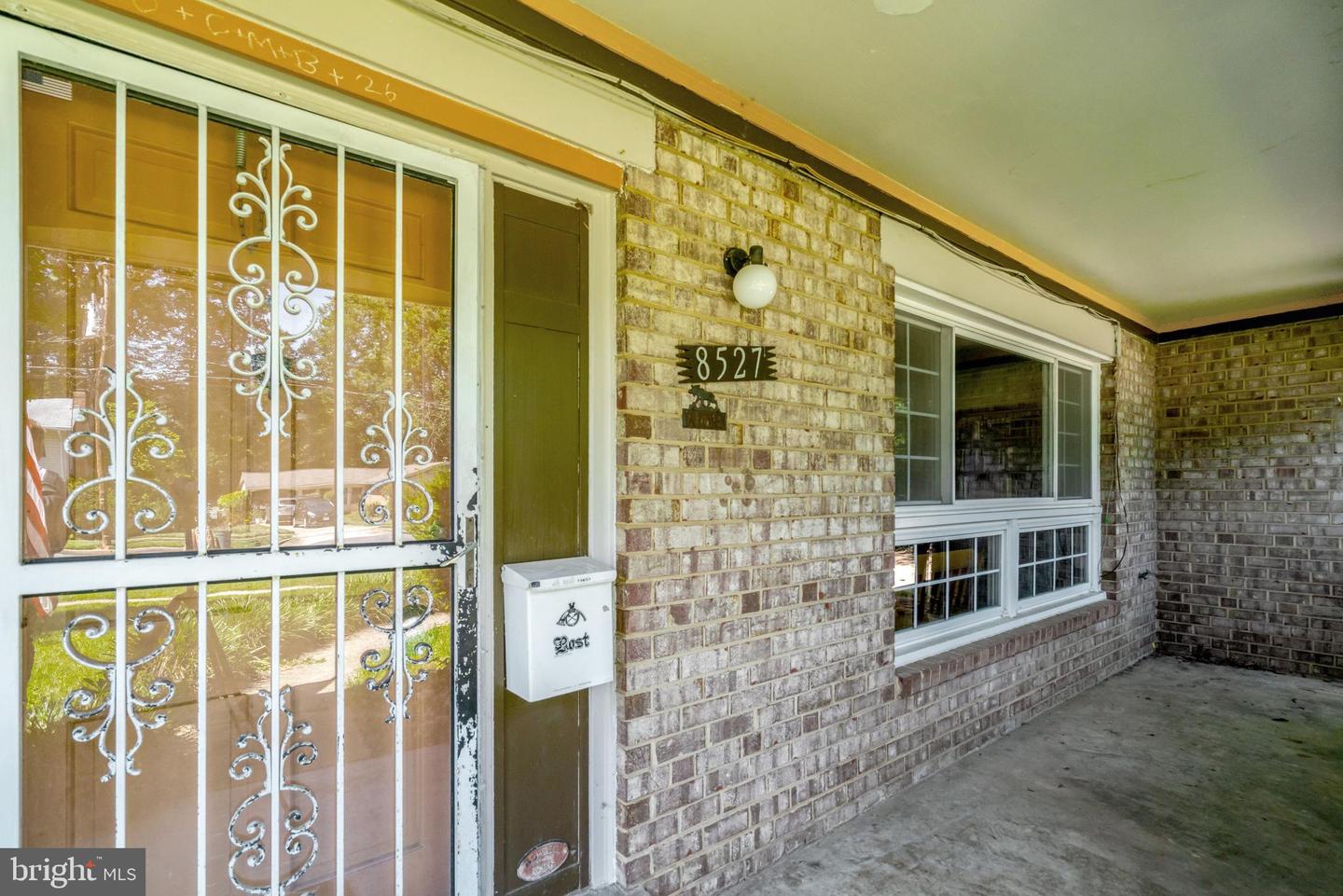 8527 Parliament Dr Property Photo 2