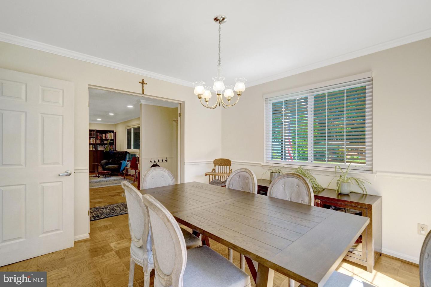 8527 Parliament Dr Property Photo 11
