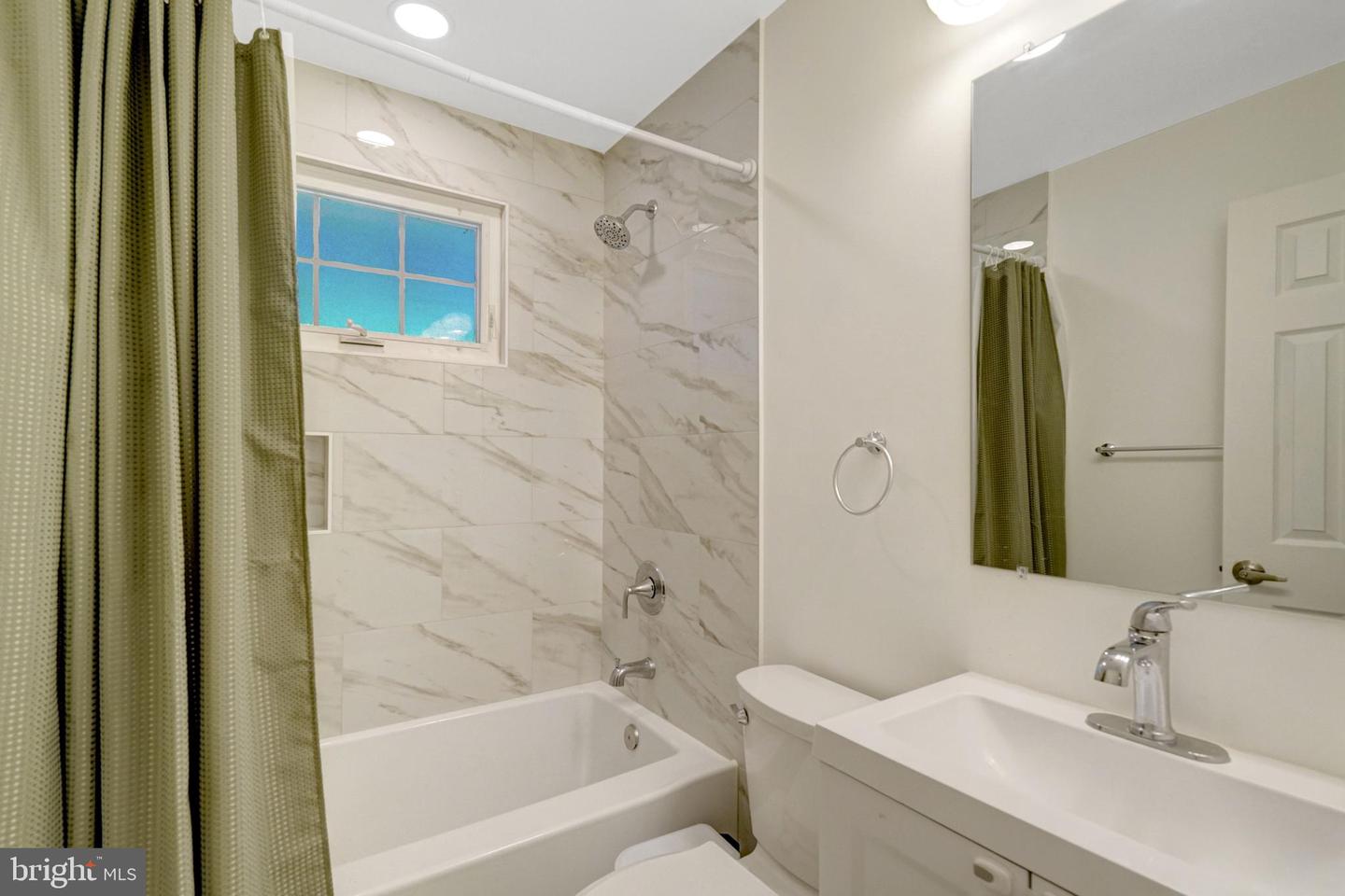8527 Parliament Dr Property Photo 21