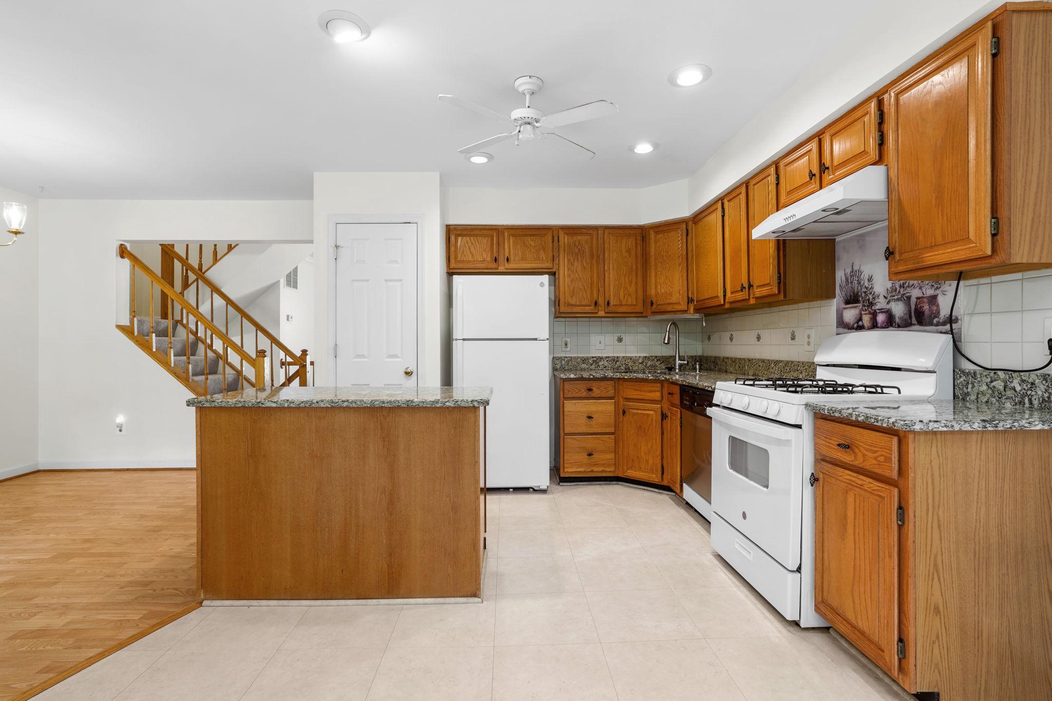 10637 Alison Dr Property Photo 4
