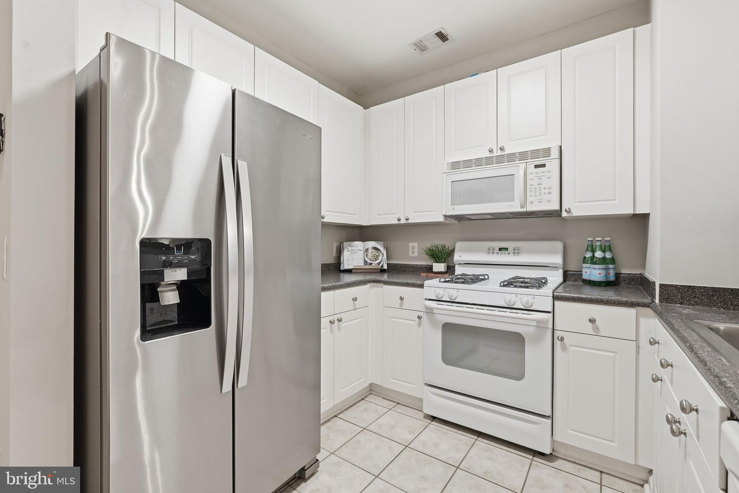 2791 Centerboro Dr #177 Property Photo 6