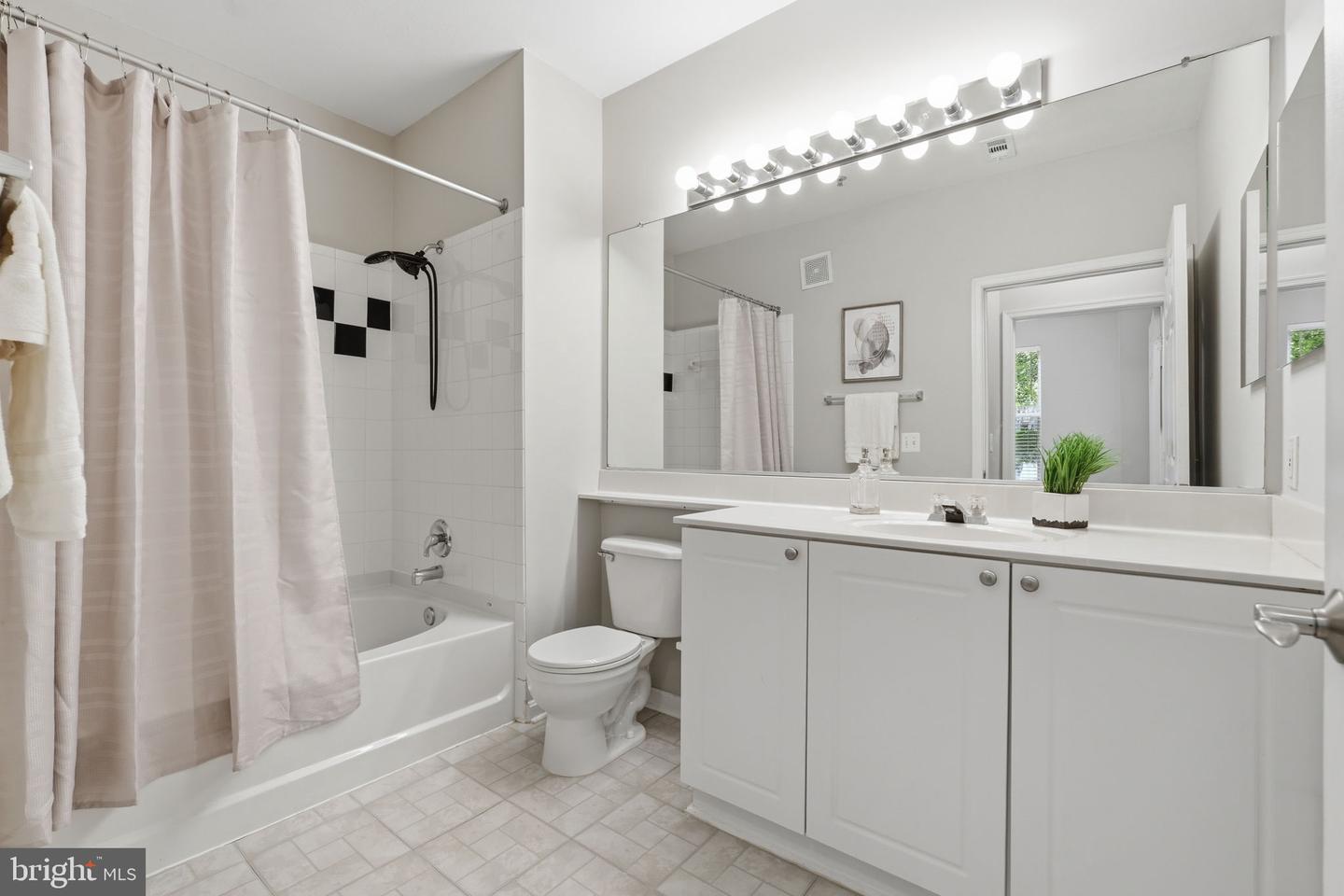 2791 Centerboro Dr #177 Property Photo 15