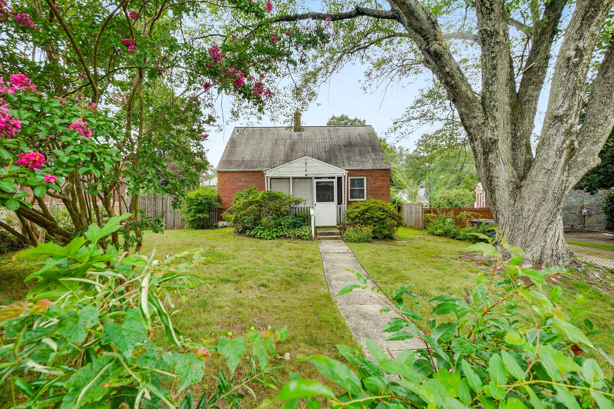 2926 Irvington Rd Property Photo 1