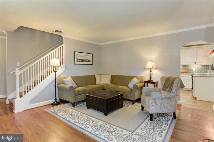 3460 Washington Dr Property Photo 1
