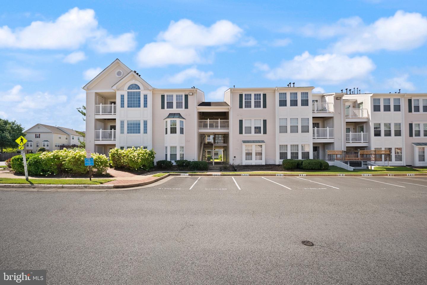 8301 Bluebird Way #g Property Photo 6