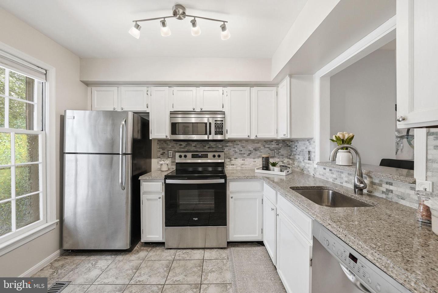 6472 Brick Hearth Ct Property Photo 6