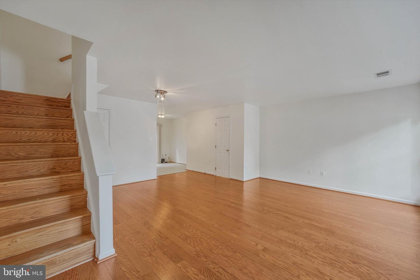 14844 Edman Cir Property Photo 4