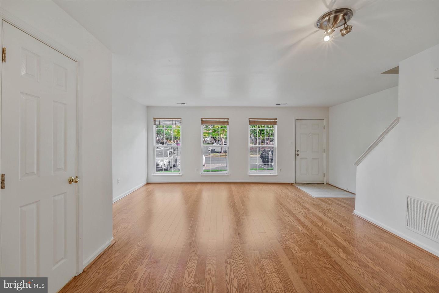 14844 Edman Cir Property Photo 8
