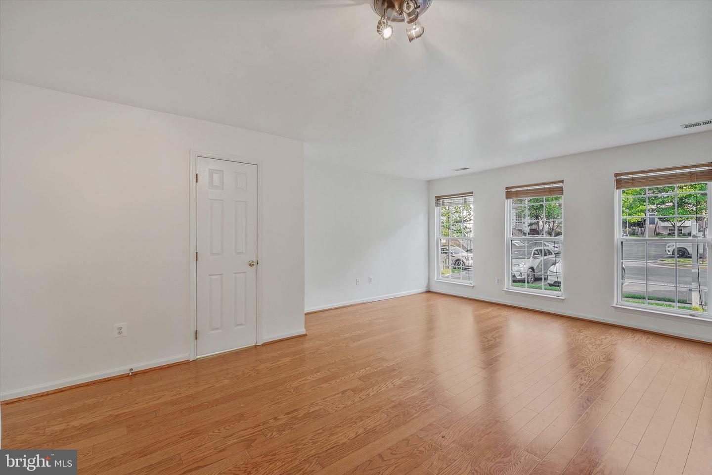 14844 Edman Cir Property Photo 9