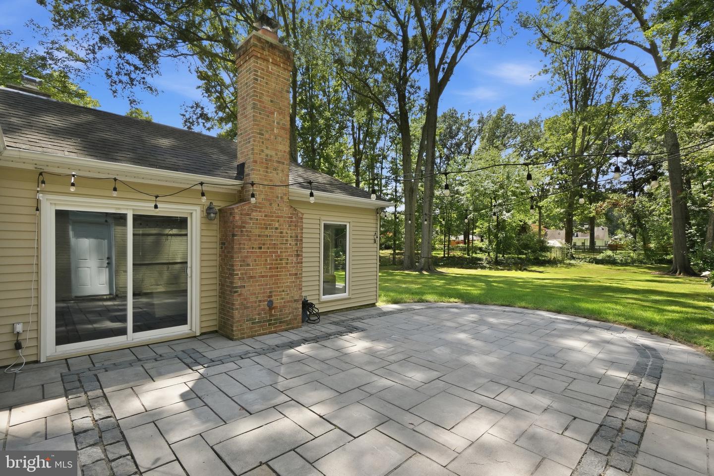 7712 Frances Dr Property Photo 2