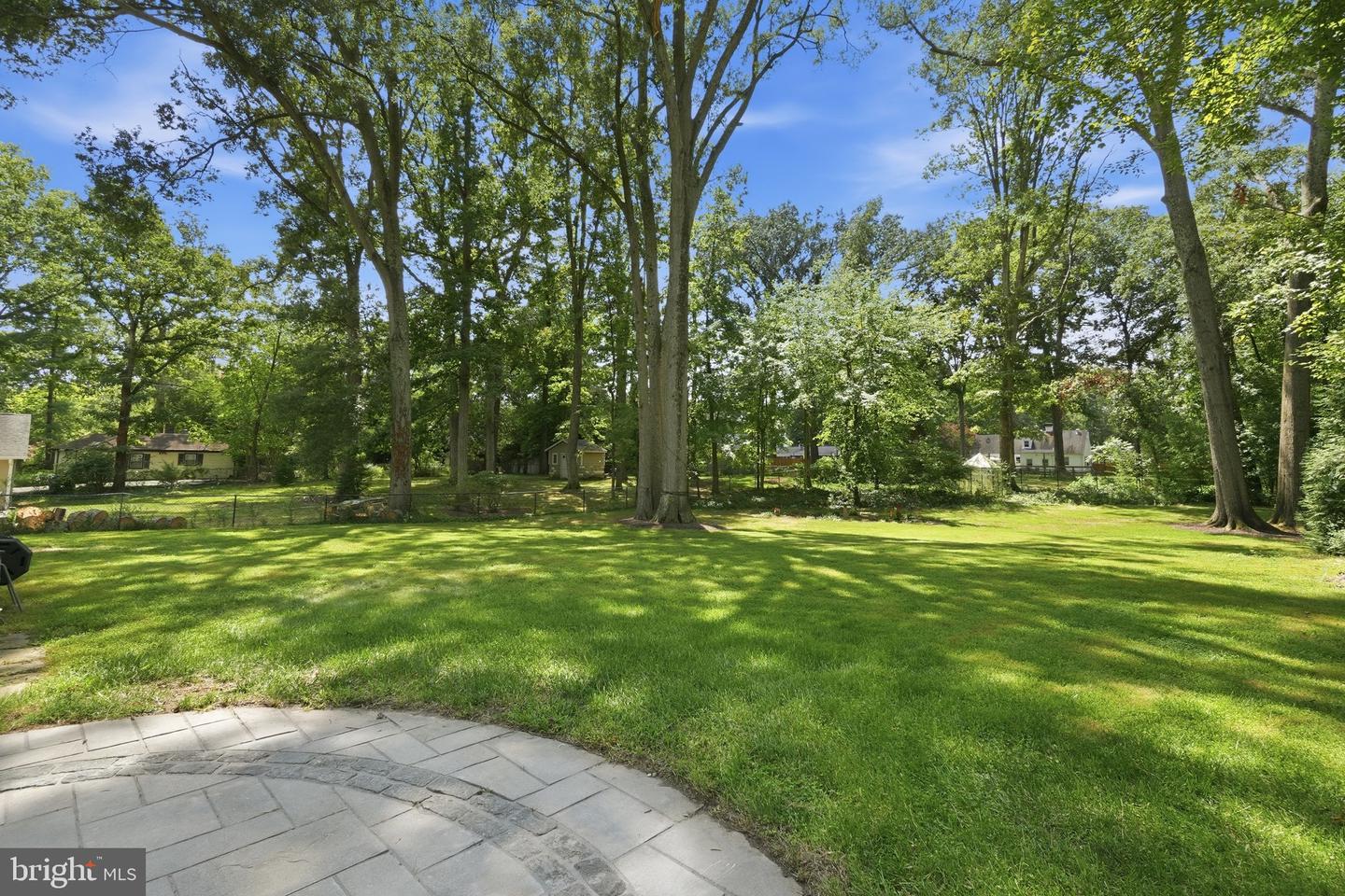 7712 Frances Dr Property Photo 3