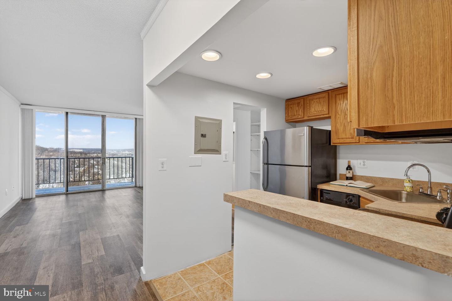 2059 Huntington Ave #1602 Property Photo 1