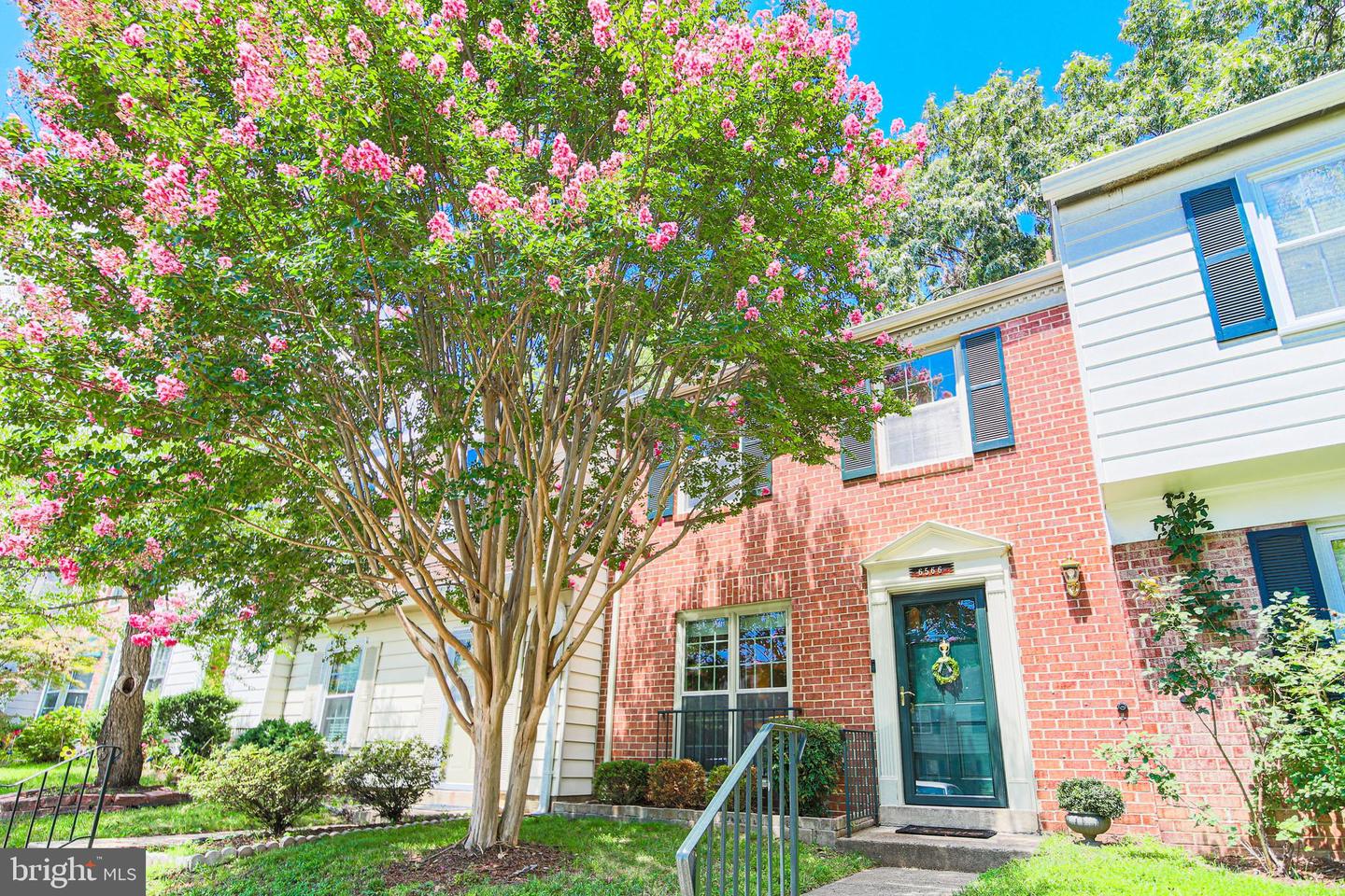 6566 Yadkin Ct Property Photo 1