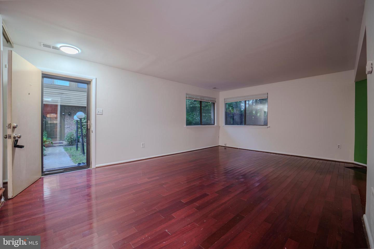 10699 Spring Oak Ct Property Photo 5