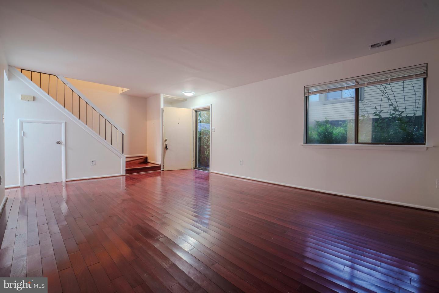 10699 Spring Oak Ct Property Photo 6