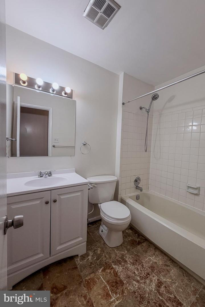 10699 Spring Oak Ct Property Photo 28
