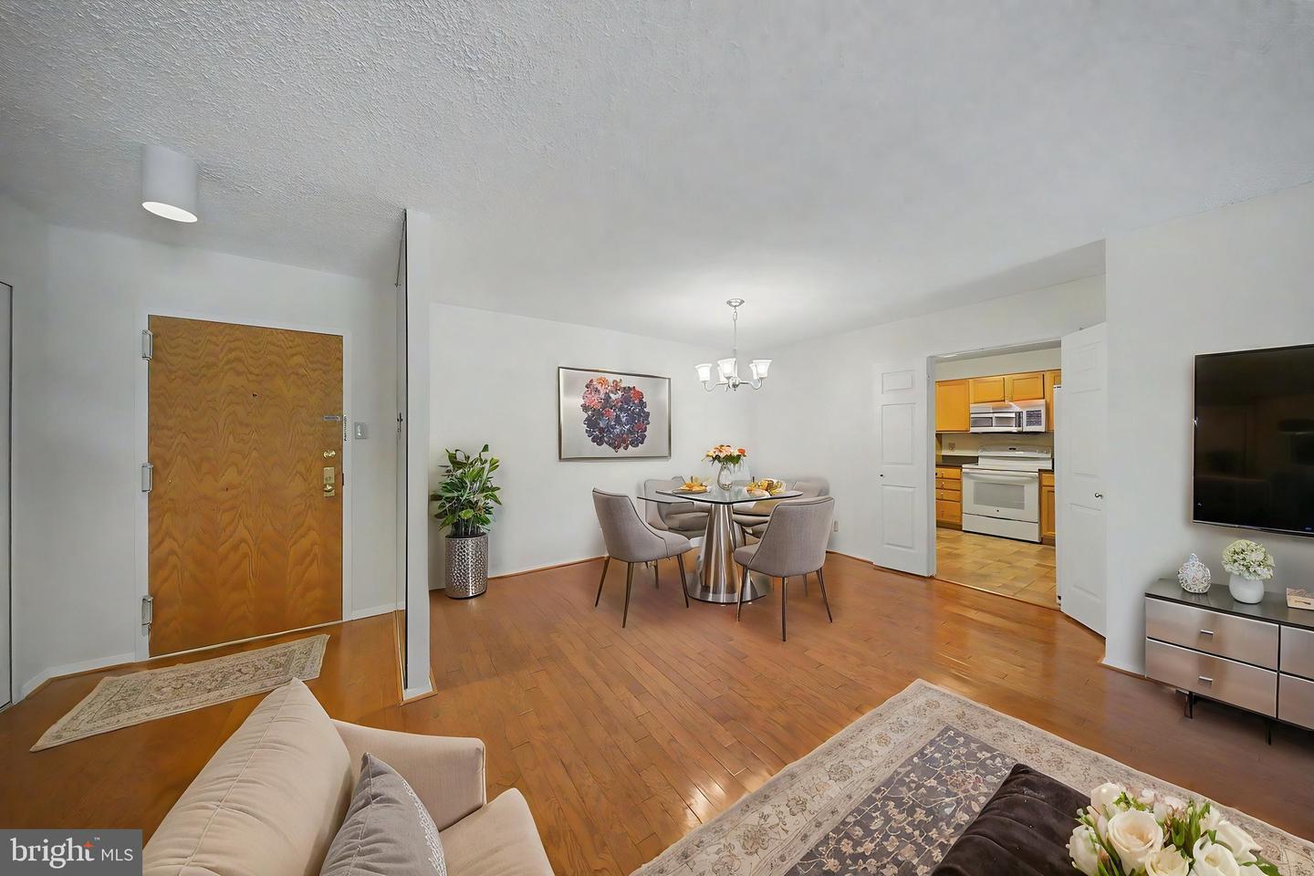1800 Old Meadow Rd #920 Property Photo 2