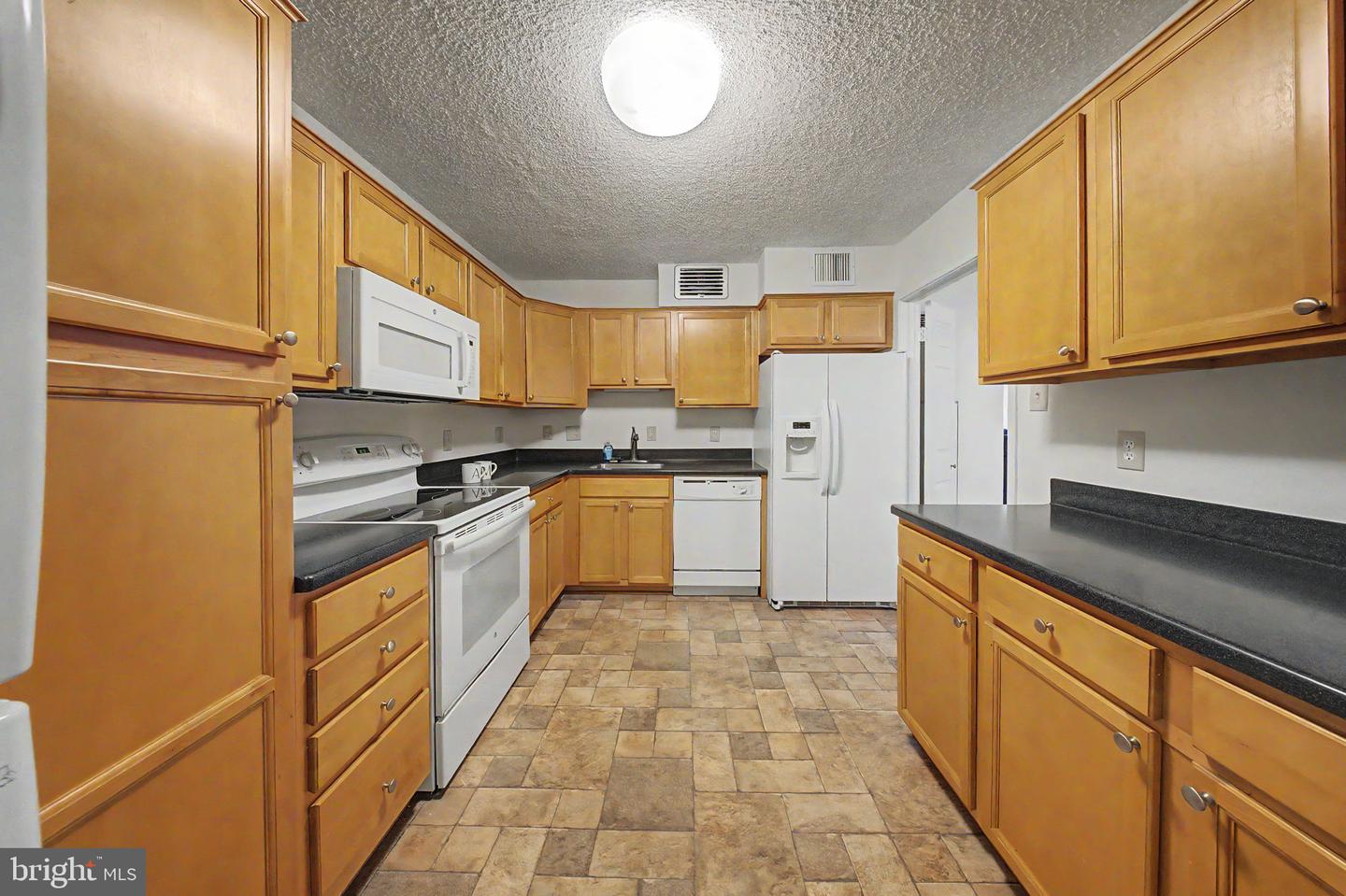 1800 Old Meadow Rd #920 Property Photo 4