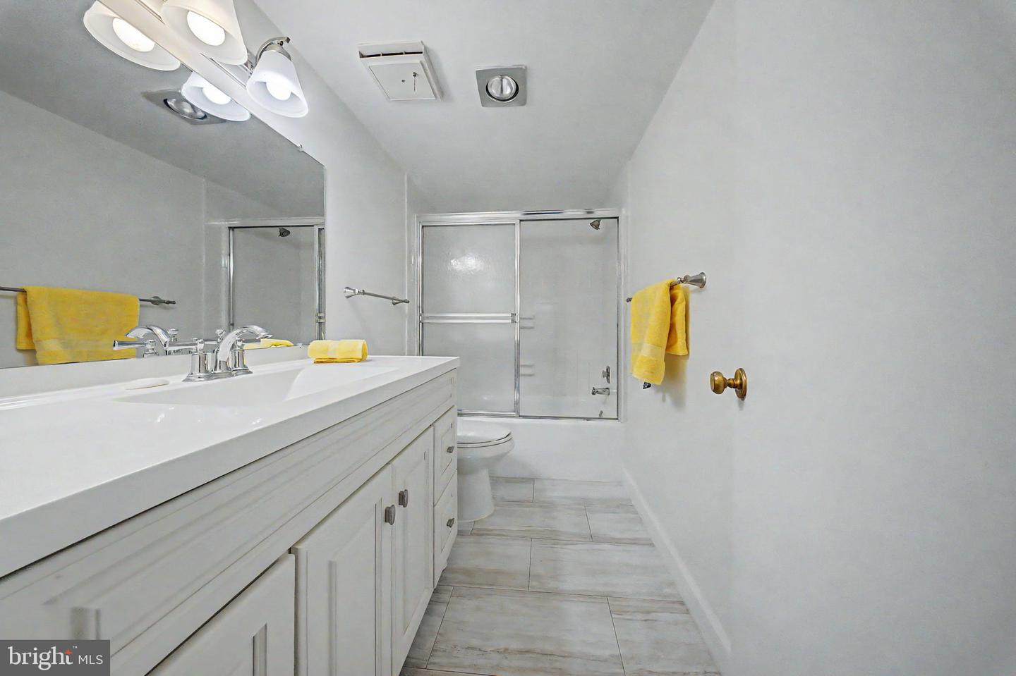 1800 Old Meadow Rd #920 Property Photo 8