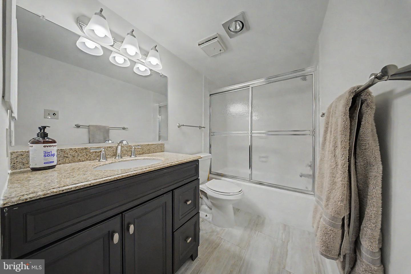 1800 Old Meadow Rd #920 Property Photo 10