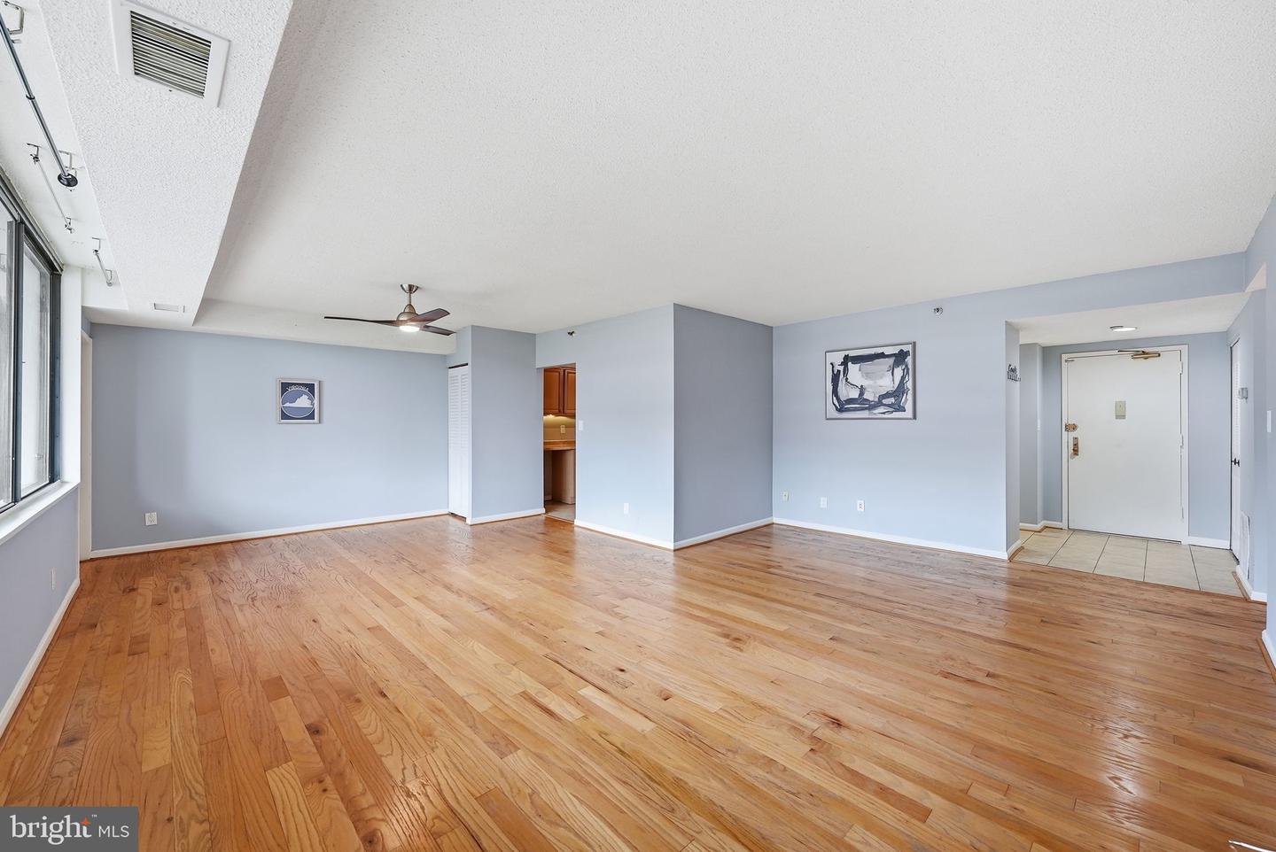 3713 S George Mason Dr #810 Property Photo 1