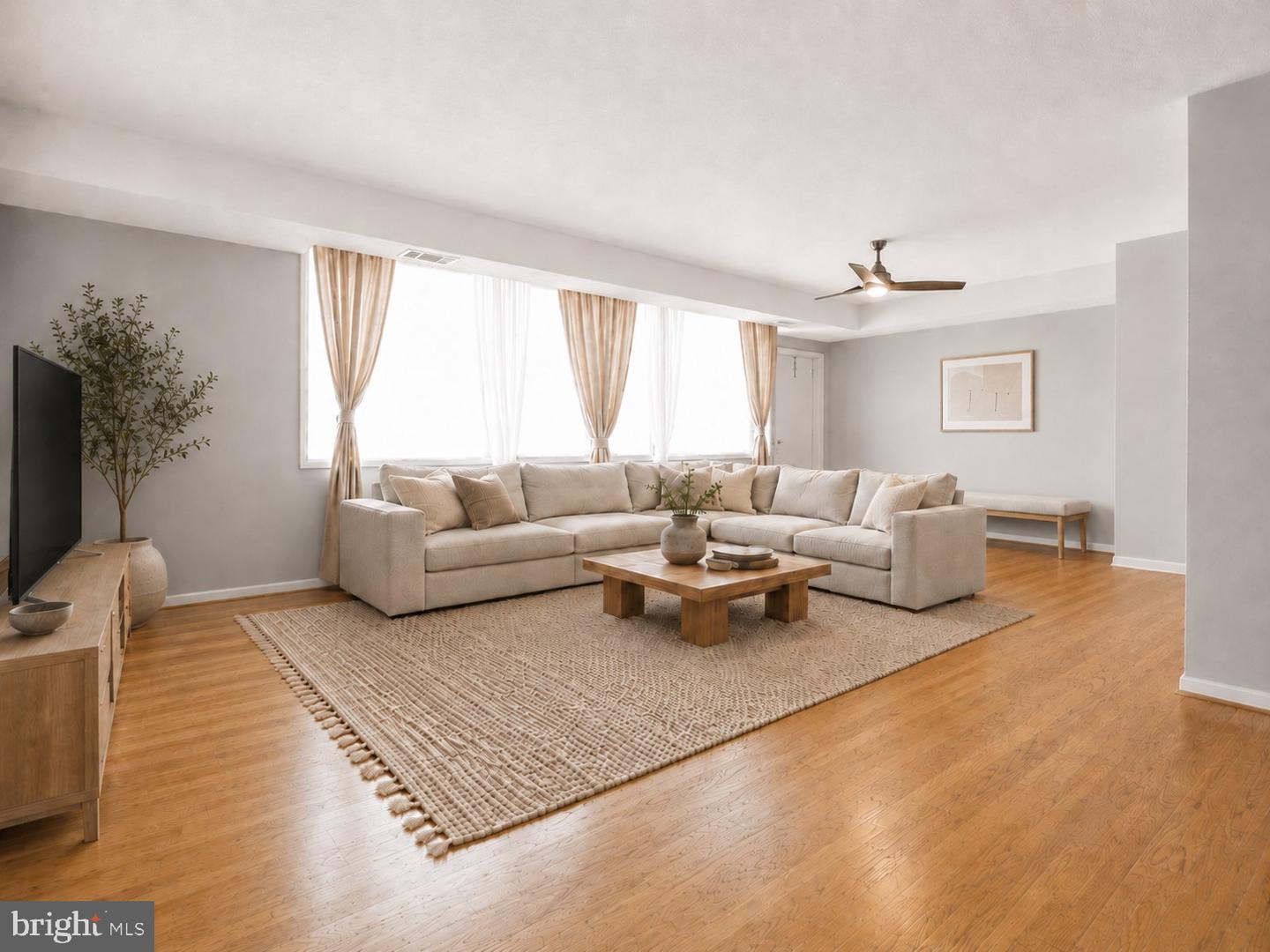 3713 S George Mason Dr #810 Property Photo 3