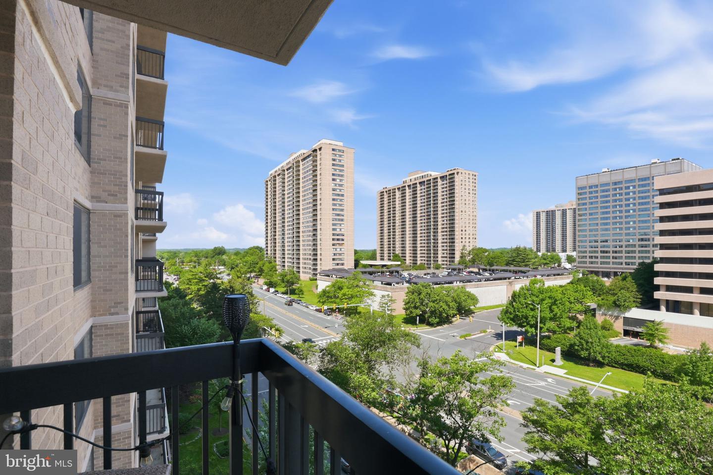 3713 S George Mason Dr #810 Property Photo 12