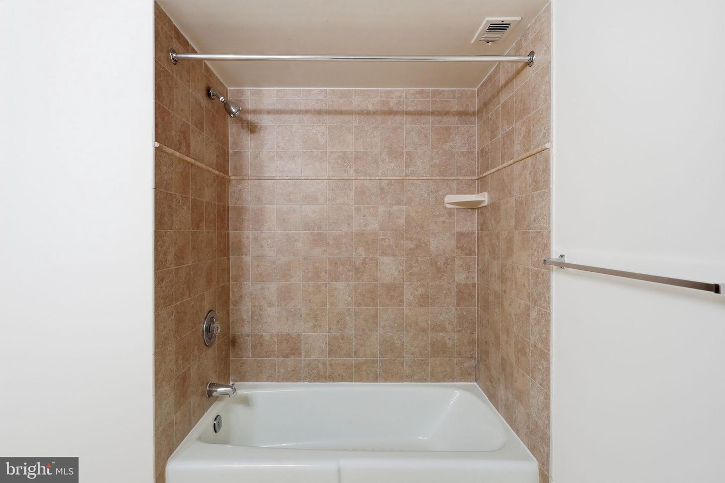 3713 S George Mason Dr #810 Property Photo 22
