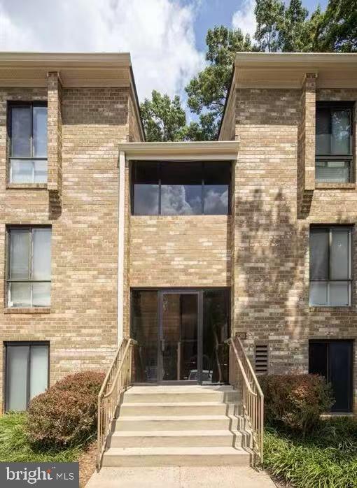 2323 Freetown Ct #2b Property Photo 1