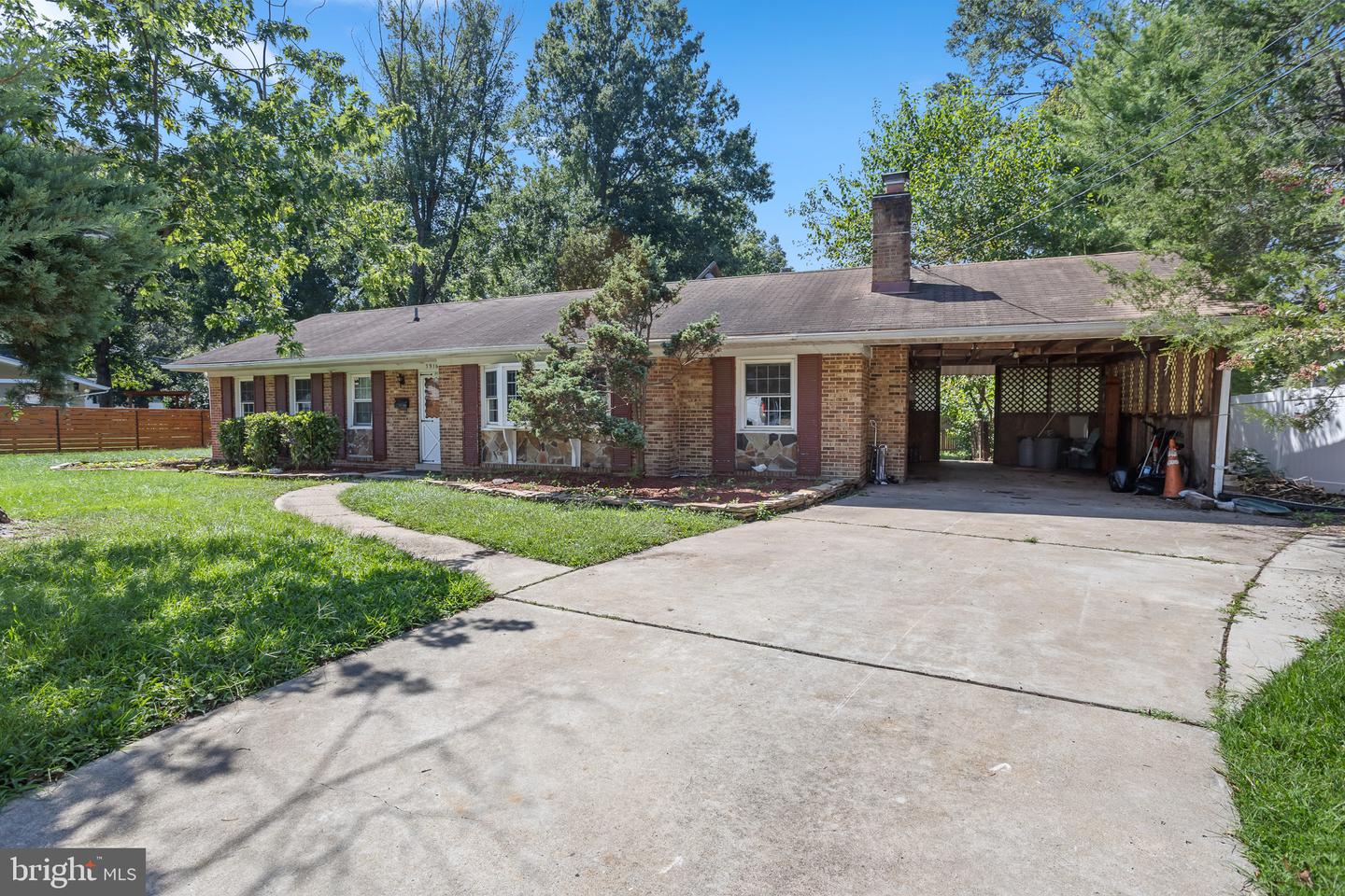 7916 DONELSON ST Property Photo 1