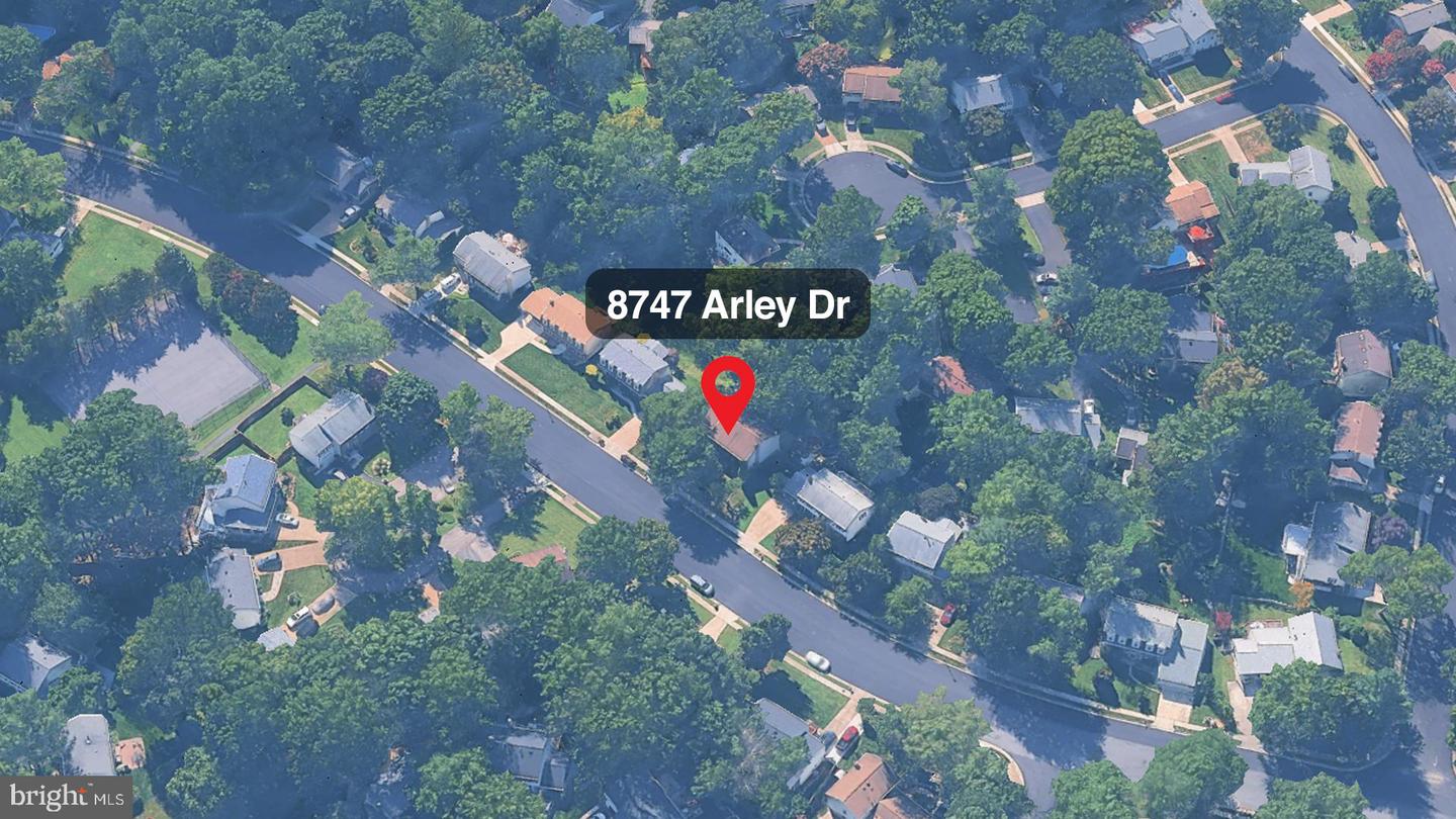 8747 Arley Dr Property Photo 2