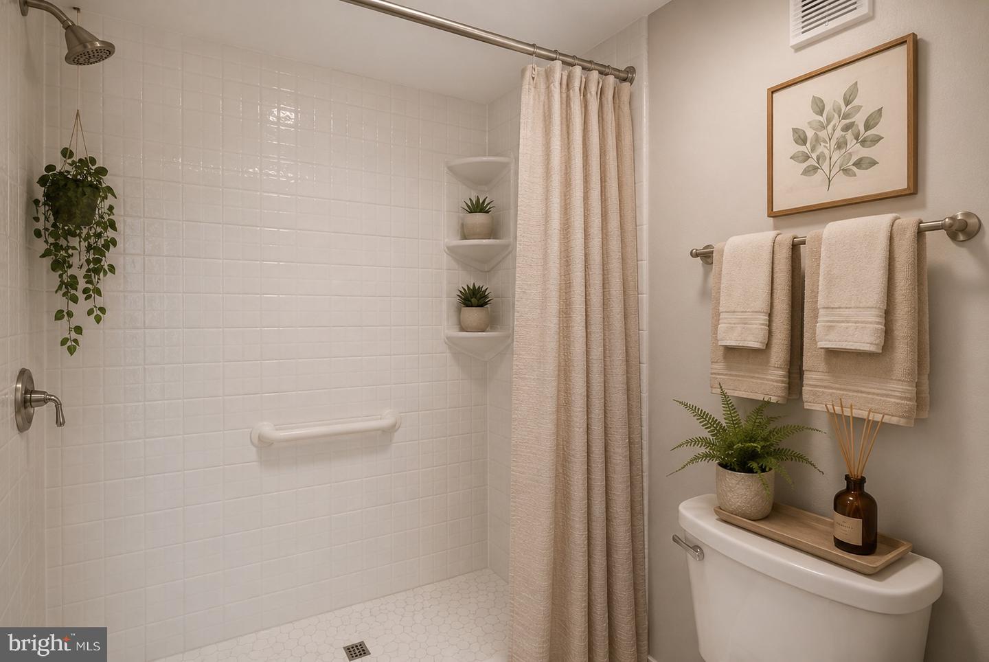 3709 S George Mason Dr #1614e Property Photo 16