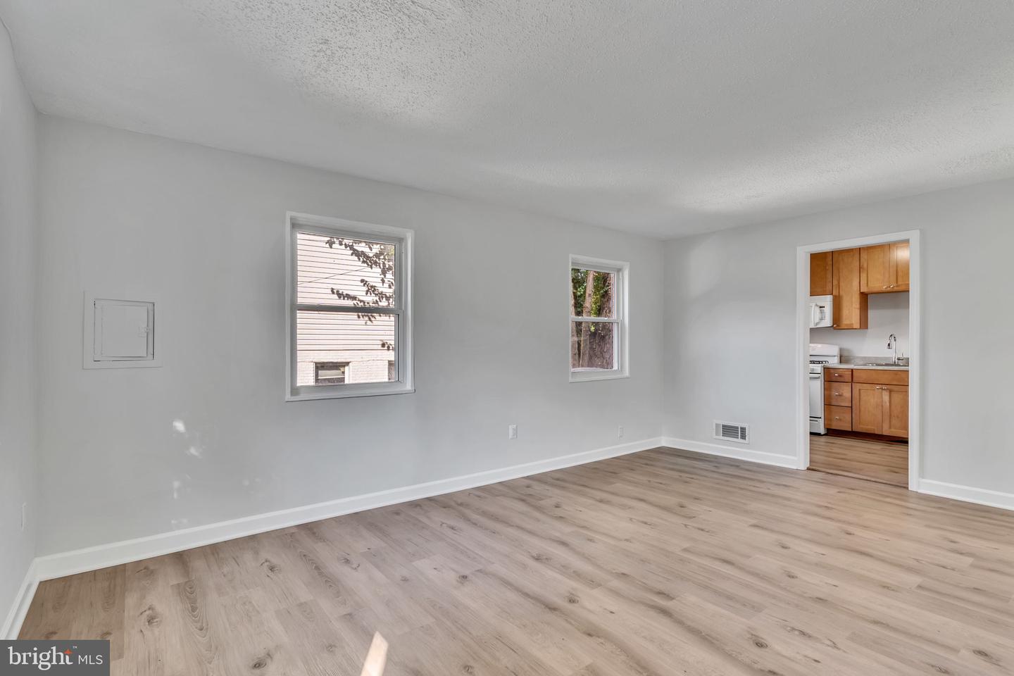 5809 Fifer Property Photo 4