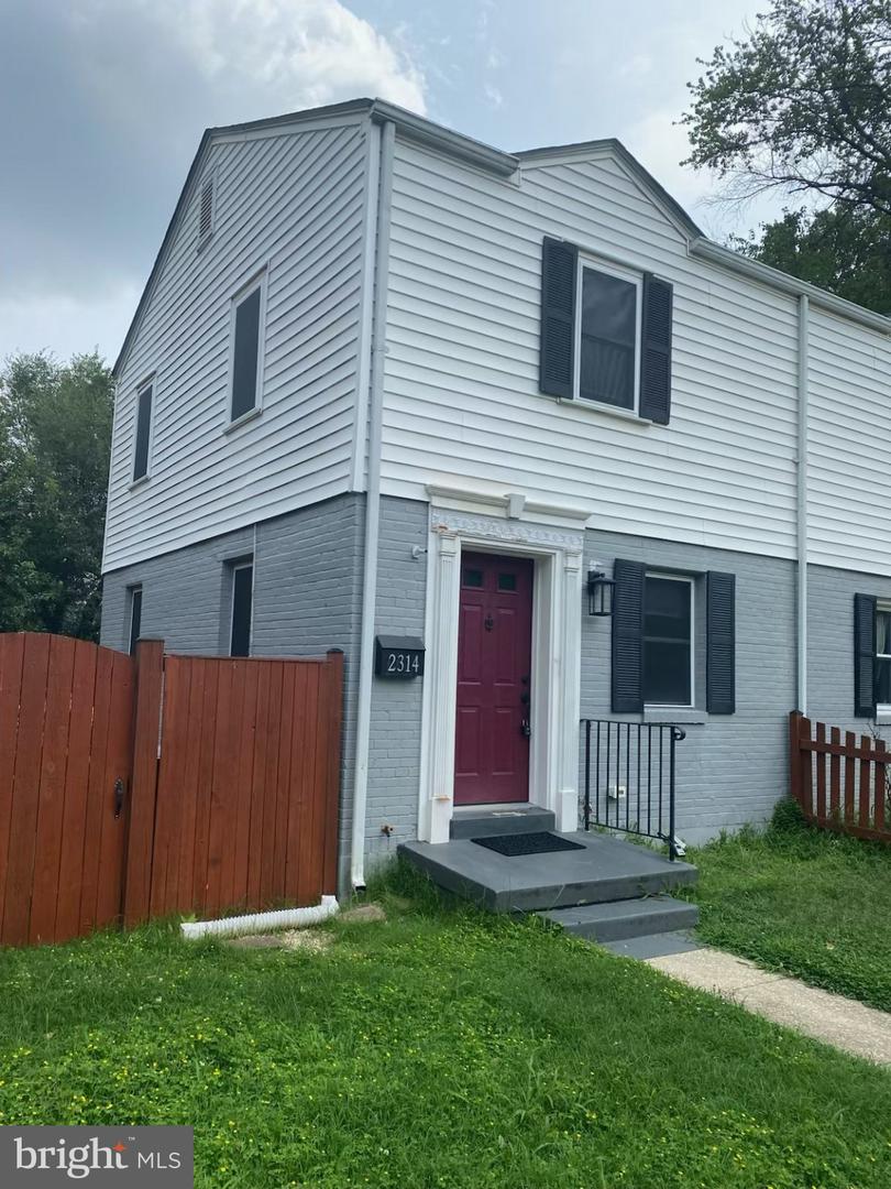 2314 Victory Dr Property Photo 1