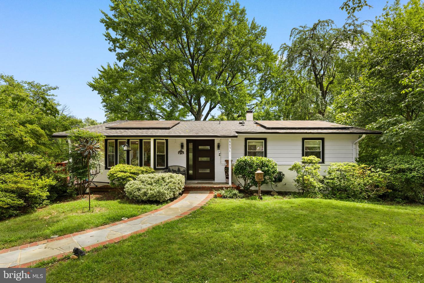 4951 Roslyn Rd Property Photo 1