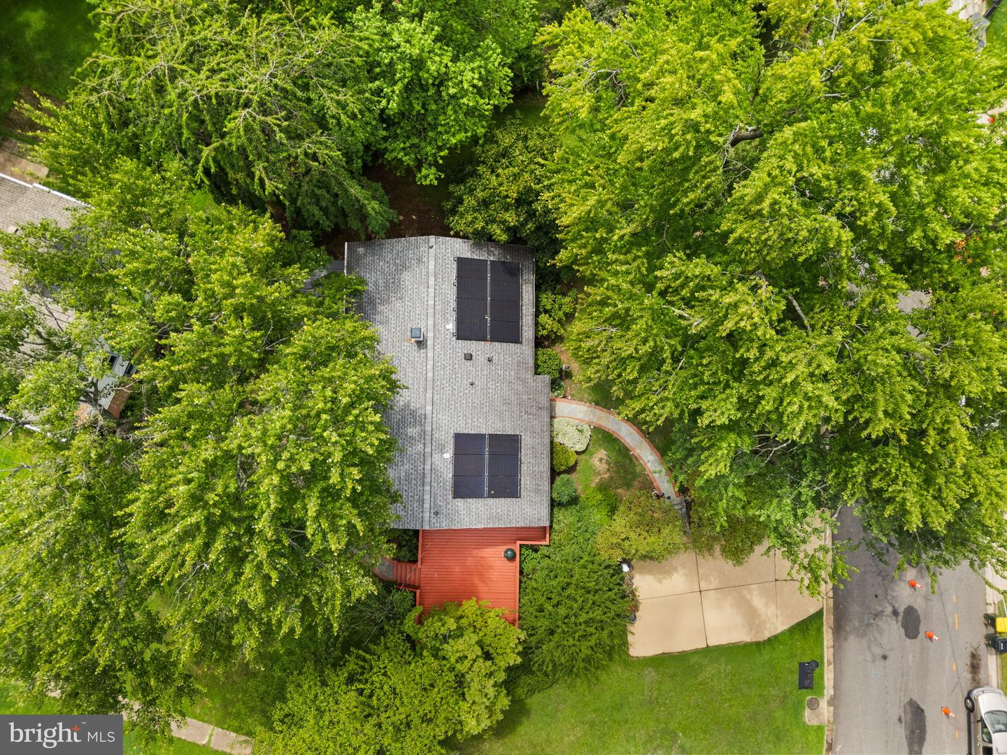 4951 Roslyn Rd Property Photo 5