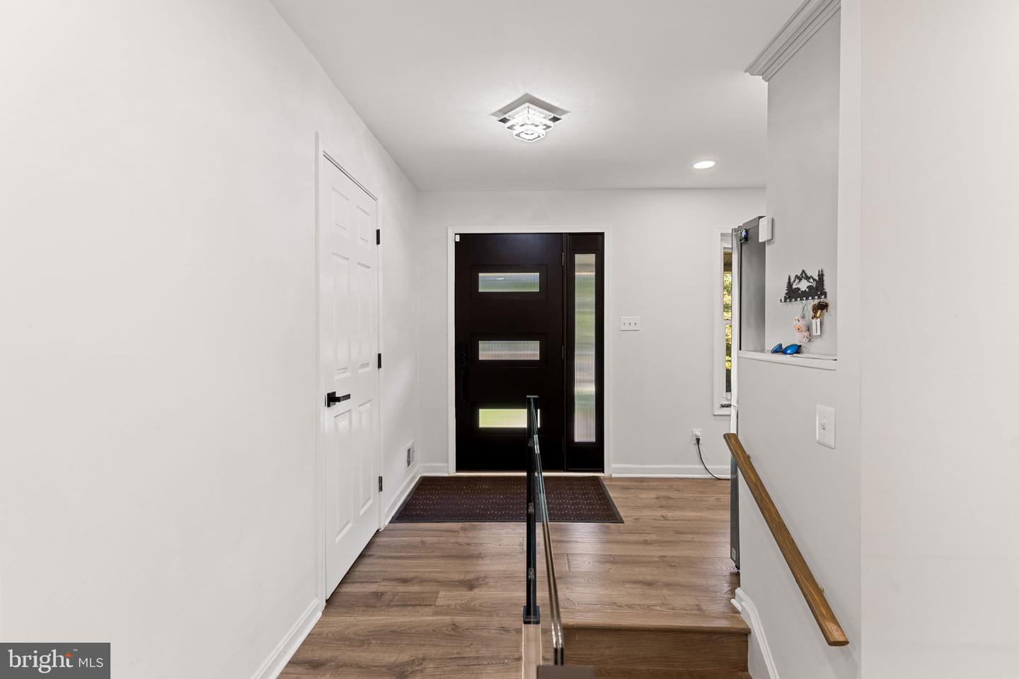 4951 Roslyn Rd Property Photo 10