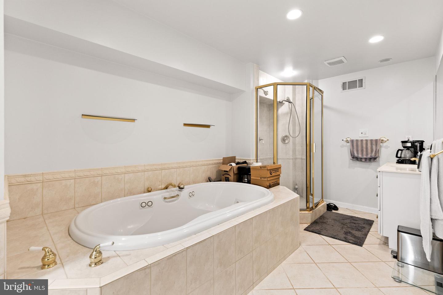 4951 Roslyn Rd Property Photo 23